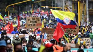 Manifestation à Bogota contre le projet de réforme fiscale le 1er mai 2021. Juan BARRETO AFP