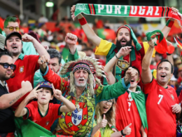 Source : SOFOOT.com / Supporters portugais présents au stade à Leipzig mardi dernier.