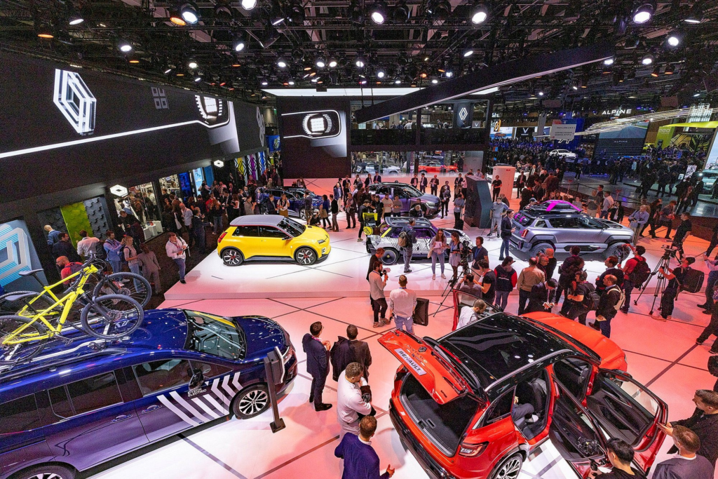 Photo Illustration Frédéric Speich / Stand du constructeur français Renault au Mondial de l'Automobile