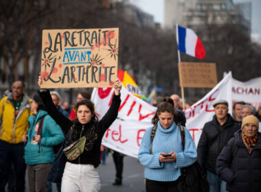 Manifestation contre la réforme des retraites en février 2023 à Paris.Photographer: Benjamin Girette/Bloomberg via Getty Images