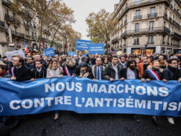 Marche politique contre l'antisémitisme, le 11 décembre 2023 à Paris.(Photo by Telmo Pinto/SOPA Images/LightRocket via Getty Images)