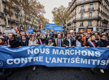 Marche politique contre l'antisémitisme, le 11 décembre 2023 à Paris.(Photo by Telmo Pinto/SOPA Images/LightRocket via Getty Images)