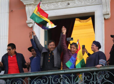 Le président bolivien Luis Arce sur le Palais Quemado après une conférence de presse le 26 juin 2024 à la Paz. (Photo by Gaston Brito Miserocchi/Getty Images)