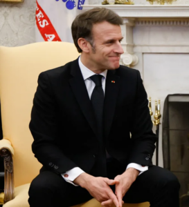 Le président américain Donald Trump rencontre le président français Emmanuel Macron à Washington, DC, le 24 février 2025. Ludovic Marin/AFP/Getty Images