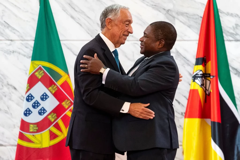 Minister of Foreign Affairs, Paulo Rangel (left) and Chapo, the president of mozambique (right) 